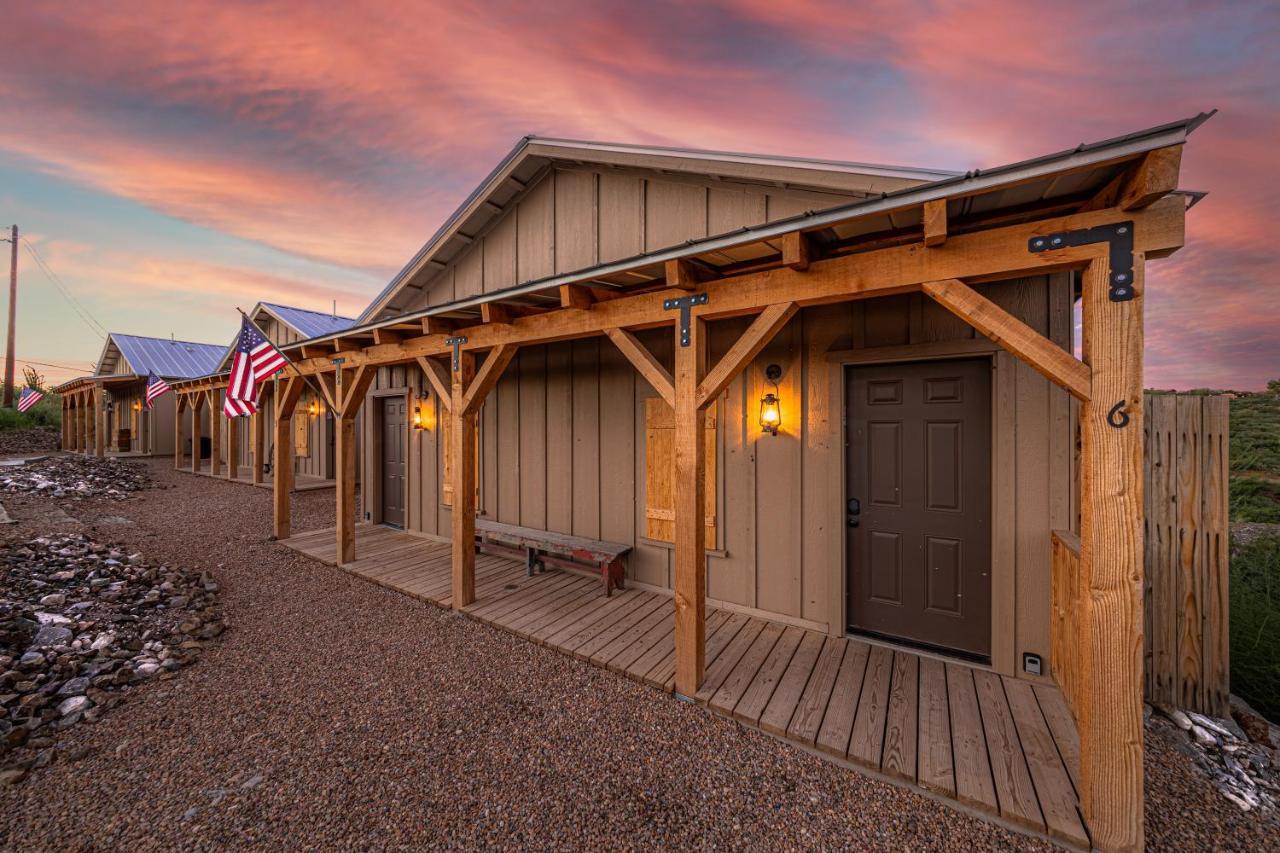 Miners Cabin #2 - King Bed - Accessible Room - Private Balcony Tombstone Exterior photo